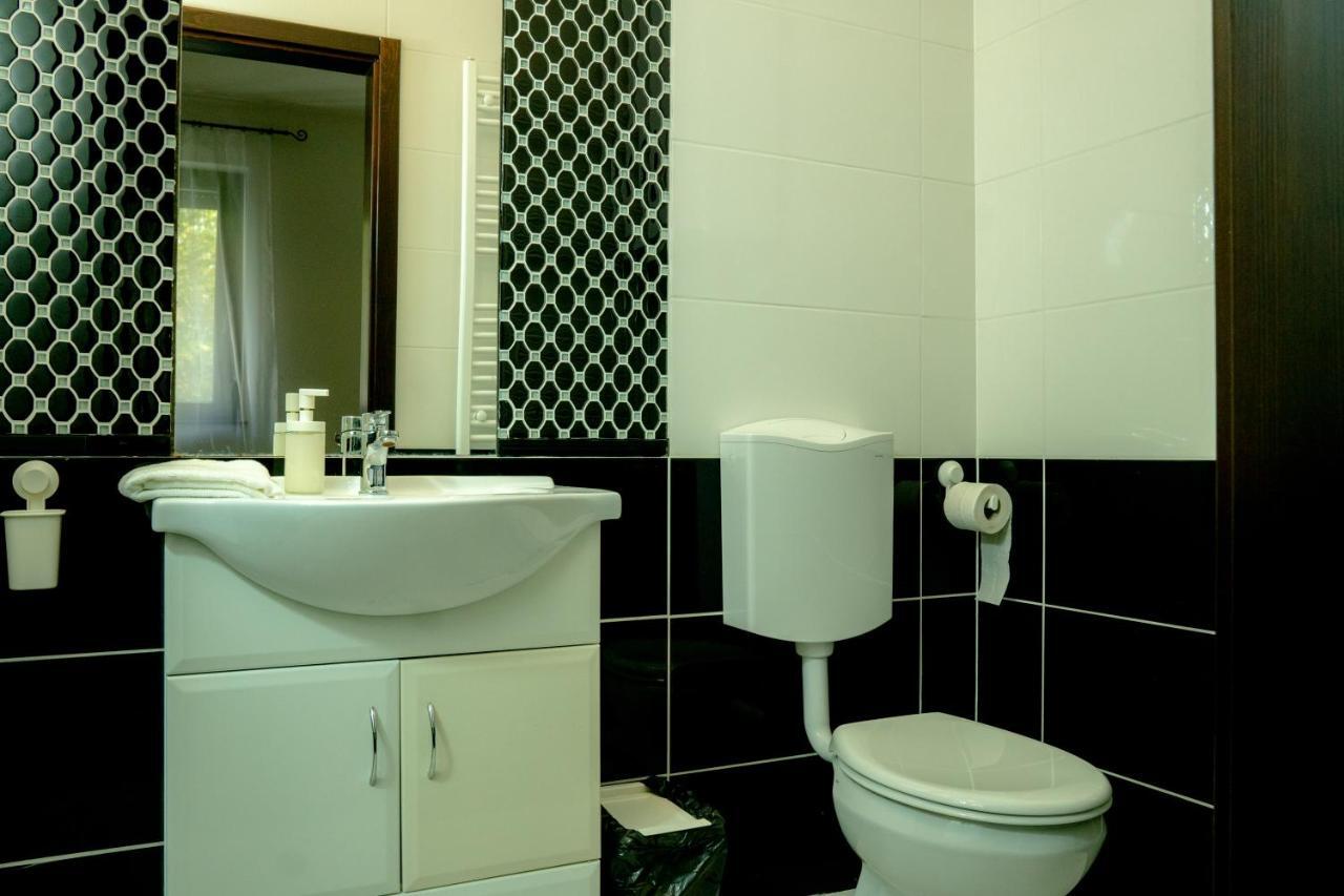 Bagosi Vendeghaz Hotel Hajdubagos Bagian luar foto