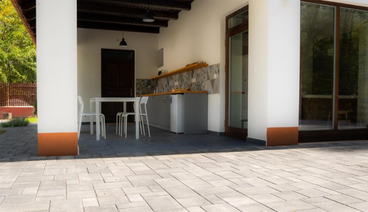 Bagosi Vendeghaz Hotel Hajdubagos Bagian luar foto