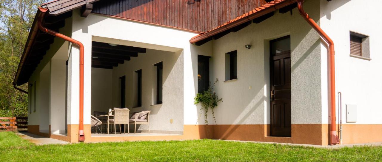 Bagosi Vendeghaz Hotel Hajdubagos Bagian luar foto